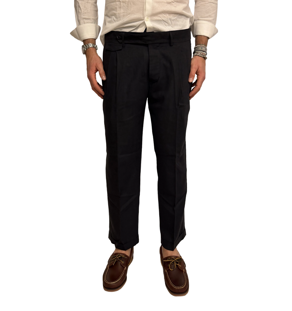 Tailored trousers with double pleats in linen and cotton