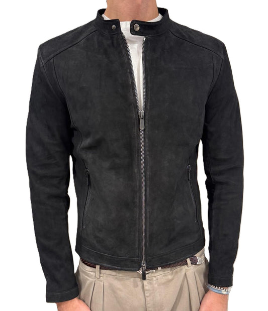Biker in pelle scamosciata nero