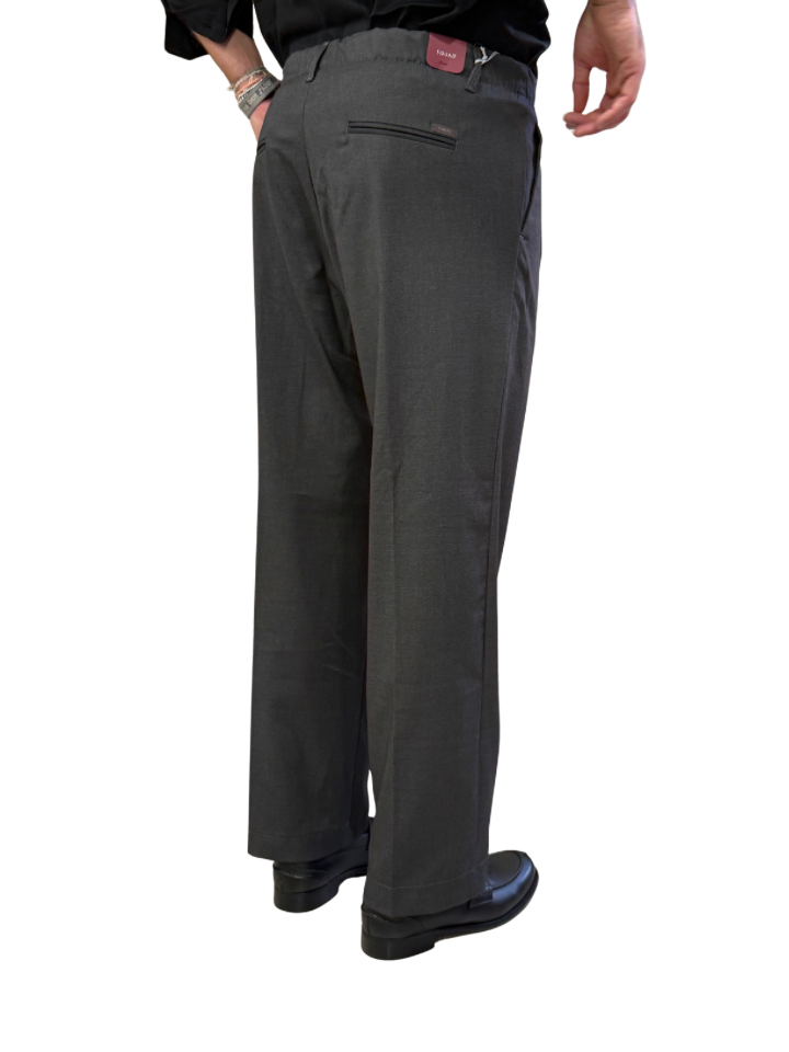 Pantalone con pence dal taglio sartoriale squad